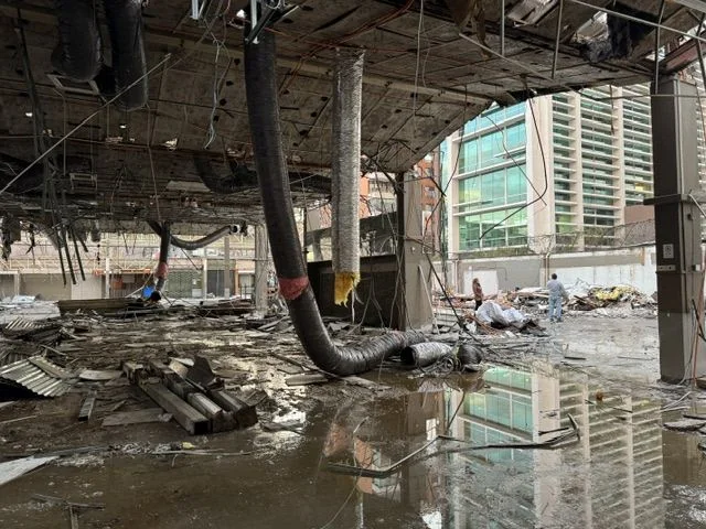 Demolición interior de un local en Vitacura